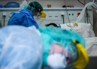 Κορωνοϊός: 1400 νέα κρούσματα και 27 νέοι καταγεγραμμένοι θάνατοι