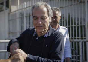 Κουφοντίνας: “Όχι νεκρός απεργός πείνας στη χώρα μας” – Χιλιάδες πολίτες ζητούν παρέμβαση Σακελλαροπούλου
