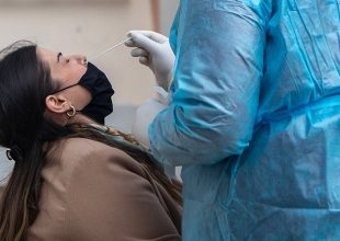 Κορωνοϊός: Ανησυχία για τα μεταλλαγμένα στελέχη – Οι «κόκκινες» περιοχές που βρίσκονται κοντά στο lockdown