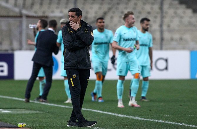 Θλιβερή διαπίστωση Χιμένεθ: «3-4 παίκτες δεν μπορούν…»
