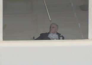 Προχωράει και σε άλλες αλλαγές
