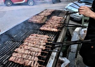 Τσικνοπέμπτη 2021: Έτσι θα τη γιορτάσουμε – Τι είπε ο Χαρδαλιάς