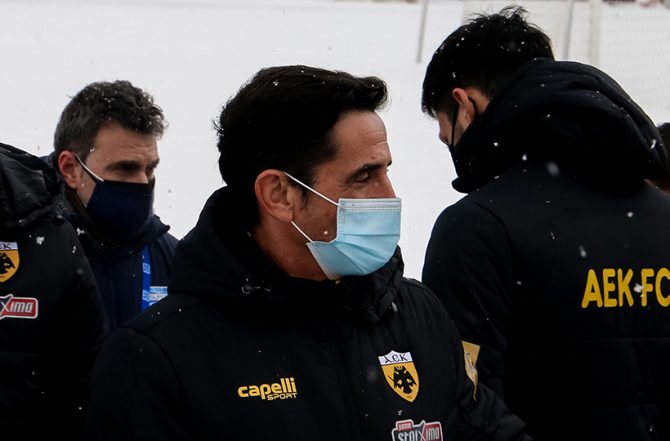 Δεν αλλάζει τίποτα, κρατάει το πλάνο του