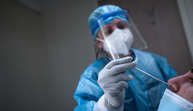 Κορωνοϊός: 2.512 νέα κρούσματα σήμερα στην Ελλάδα, τα 1.180 στην Αττική – 52 νεκροί
