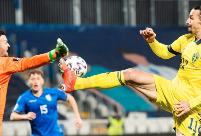 Μόνη πρώτη η Σουηδία με Ζλάταν