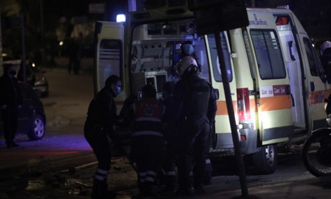 Επεισόδια Νέα Σμύρνη: Τα νεότερα για την υγεία του τραυματία αστυνομικού