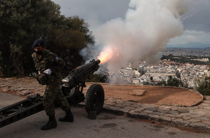 1821-2021: LIVE η στρατιωτική παρέλαση για την Ελληνική Επανάσταση