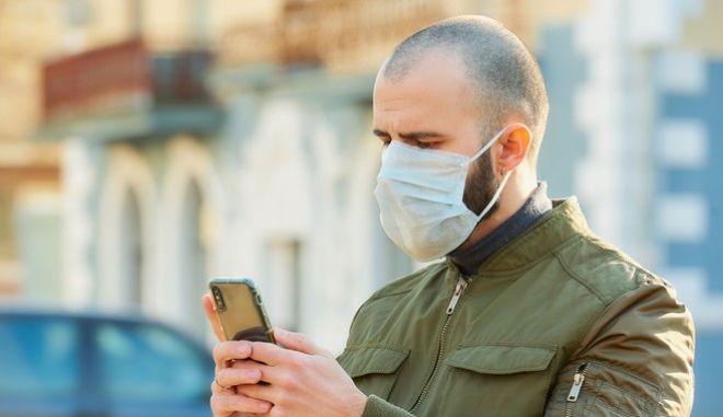 Κορωνοϊός: Διπλή μάσκα για τους μουσάτους