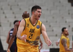 Επέστρεψε ο Μωραϊτης (pics)