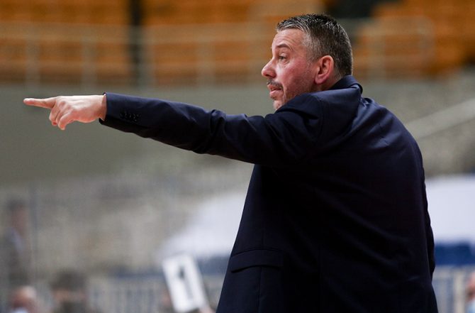 Παπαθεοδώρου: «Άλλους υπολογίζαμε βασικούς και άλλοι παίζουν»