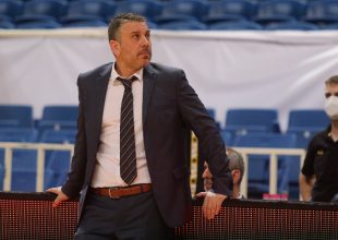 Αναλαμβάνει τον Κολοσσό ο Παπαθεοδώρου