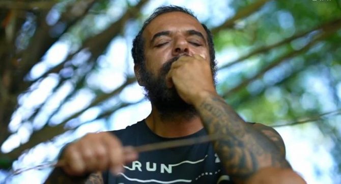 «Χείμαρρος» ο Τριαντάφυλλος για τον Μαρτίκα: Με το παιδί μου δεν παίζεις. Θα σε καταπιώ φίλε»