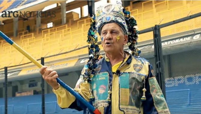 Πέθανε από κορωνοϊό ο εμβληματικός οπαδός της Μπόκα, «Loco Banderita» (pics)