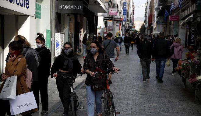 “Κλείδωσε” η κατάργηση SMS και οι διαδημοτικές – Η λύση για τα μπαρ