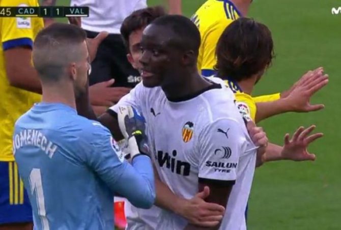 Βαλένθια: «Δεν αλλάζουμε γνώμη, στηρίζουμε τον Ντιακαμπί»