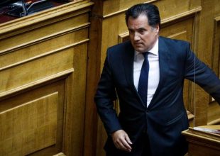 Εσπευσμένο χειρουργείο για τον Άδωνι Γεωργιάδη – Τι έγραψε στο Twitter