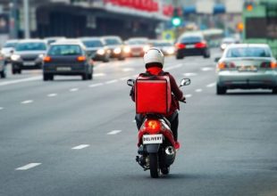 Ντελιβεράς έκλεψε εμβόλιο για τον κορωνοϊό από εμβολιαστικό κέντρο στην Αγία Παρασκευή