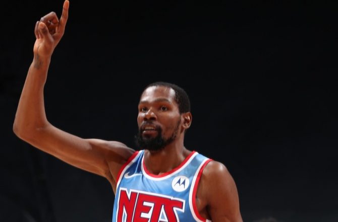 Επιστροφή Ντουράντ με Φοίνιξ Επιστροφή Ντουράντ με Φοίνιξ