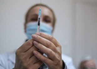 Εμβόλιο Κορωνοϊού: Ανοίγει η πλατφόρμα και για άλλες ομάδες πληθυσμού – Όλο το χρονοδιάγραμμα