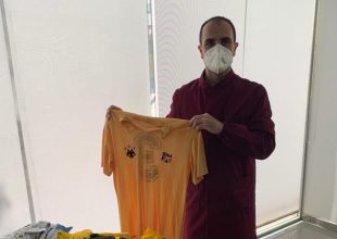 Τεράστια δωρεά στο Μουσείο Ιστορίας της ΑΕΚ – Δώρισε 55 σπάνιες φανέλες (ΦΩΤΟ)
