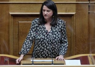 Κεραμέως: Δεν θα γίνουν φέτος προαγωγικές και απολυτήριες εξετάσεις – Παρατείνεται η σχολική χρονιά