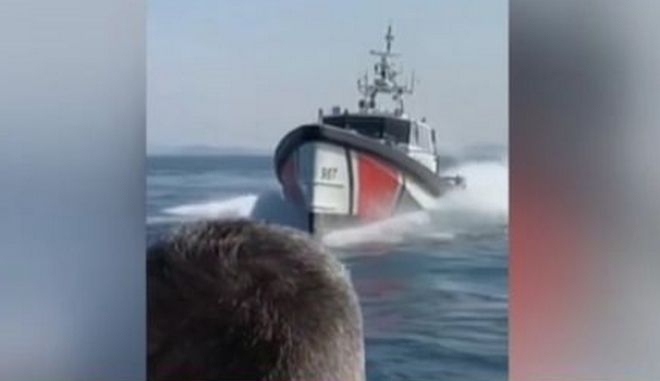 Τουρκία: Μπαράζ προωθήσεων λεμβών με μετανάστες – Πώς έγινε η παρενόχληση ελληνικού σκάφους