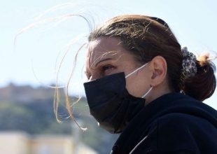 Κορωνοϊός – «Βόμβα» Λινού: Αυξήσαμε τη διασπορά κλείνοντας τους πολίτες στο σπίτι