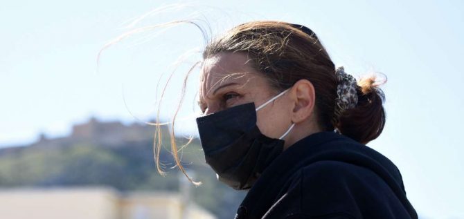 Κορωνοϊός – «Βόμβα» Λινού: Αυξήσαμε τη διασπορά κλείνοντας τους πολίτες στο σπίτι