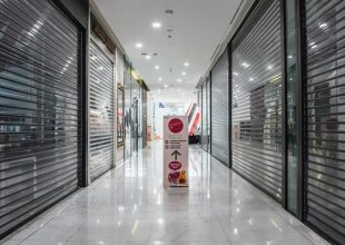 Επιτροπή Εμπειρογνωμόνων: “Όχι” στο άνοιγμα των Malls και των κέντρων αισθητικής
