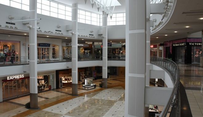 Εξετάζεται άνοιγμα των Mall και κέντρων αισθητικής τη Μεγάλη Δευτέρα