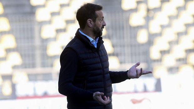 Μάντζιος: “Κάναμε παιδαριώδη λάθη, στράβωσε από πολύ νωρίς το ματς”