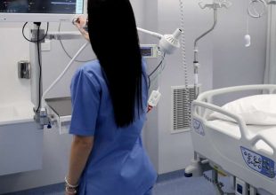 Κορωνοϊός: Μυστήριο με θάνατο διασωληνωμένου στον Ερυθρό Σταυρό – Τι ερευνά η ΕΛΑΣ