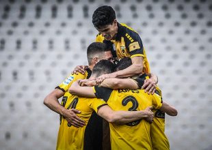 Με 3-5-2 η ΑΕΚ στην Τούμπα