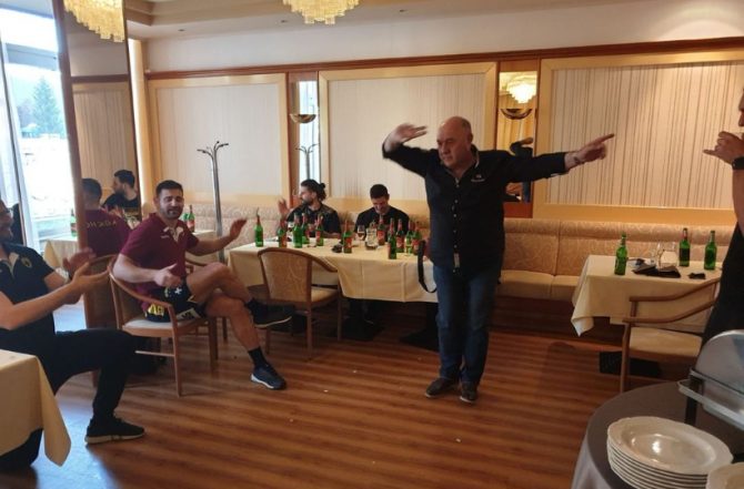 To ζεϊμπέκικο της… επιτυχίας χόρεψε ο Παπασταμάτης (ΦΩΤΟ)