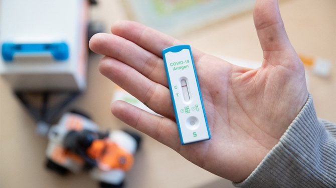 Self test: Από σήμερα στα φαρμακεία – Όσα πρέπει να γνωρίζετε