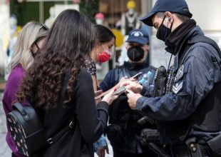 Άρση μέτρων: Τι αλλάζει στη ζωή μας από Παρασκευή – Ωράριο κυκλοφορίας, SMS, λιανεμπόριο