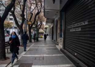 Λιανεμπόριο: Σε δύσκολη θέση η κυβέρνηση, στο στόχαστρο η επιτροπή