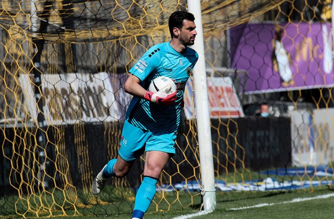 Τσιντώτας: «Οι μισοί παίκτες είχαν αίματα στο ημίχρονο»