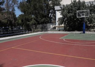 Καισαριανή: Δεκαπέντε κουκουλοφόροι επιτέθηκαν με ρόπαλα σε ανήλικους – Στο νοσοκομείο 15χρονος