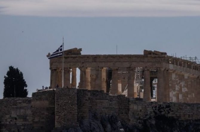 Υπουργείο Πολιτισμού: «Εισβολή οπαδών του Ολυμπιακού στην Ακρόπολη»