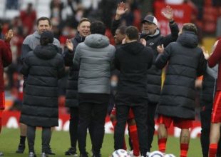 Η Λίβερπουλ αποχαιρέτησε τον Βαϊνάλντουμ με pasillo