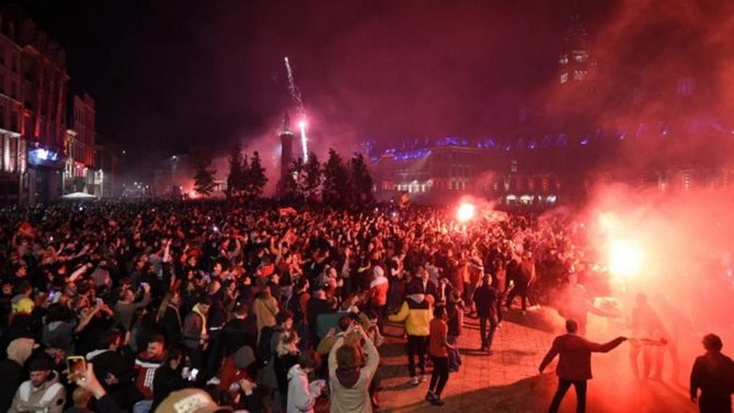 Τρελή αποθέωση στο Λιλ για τους πρωταθλητές Τρελή αποθέωση στο Λιλ για τους πρωταθλητές