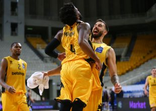 «Κέρασε» 100αρα η Βασίλισσα την απομίμηση