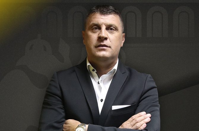 Μιλόγεβιτς: «Πολύ εύκολο το… ‘’ναι’’ στην ΑΕΚ»