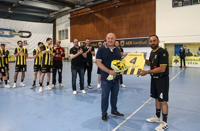 Μπακαούκας: «Μίλησα στους παίκτες να είναι περήφανοι για την ΑΕΚ και να πάρουν το Ευρωπαϊκό»