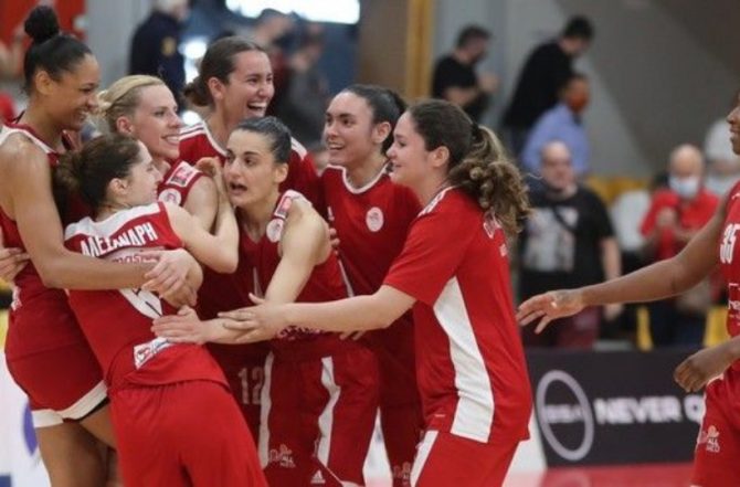 Ερασιτέχνης Ολυμπιακός: «Τα ψωμιά σας τελείωσαν»