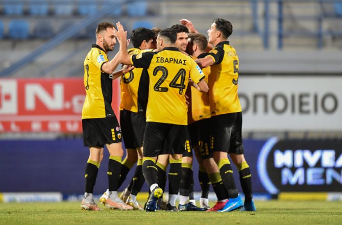 Με 3-4-3 η ΑΕΚ στο ΟΑΚΑ (ΦΩΤΟ)