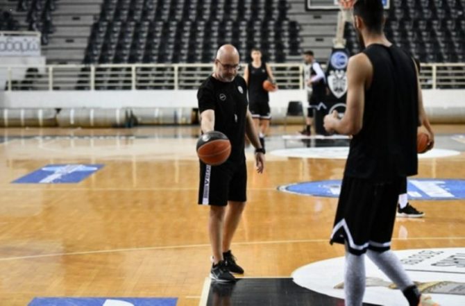 Στην τελική ευθεία για ΑΕΚ ο ΠΑΟΚ