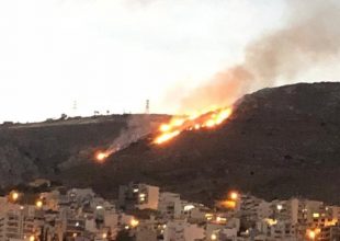 Φωτιά στο Σχιστό – Δεν απειλούνται σπίτια