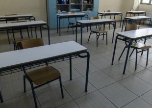 Κορωνοϊός: Εκατοντάδες κλειστά σχολεία και τμήματα σε όλη τη χώρα